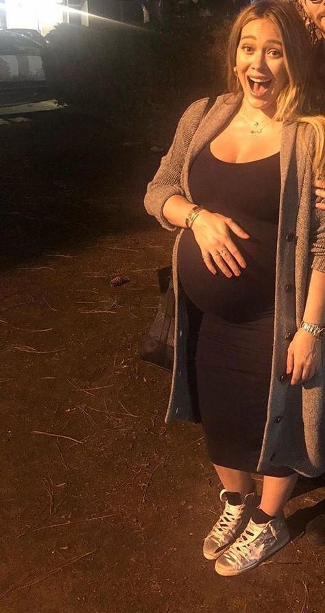 Pregnant Hilary Duff, Hilary Duff Pregnant, Pregnant Style, Hilary Duff Style, Pregnancy Belly Photos, Hilary Clinton, Belly Photos, Pregnancy Belly, Celebrity Baby