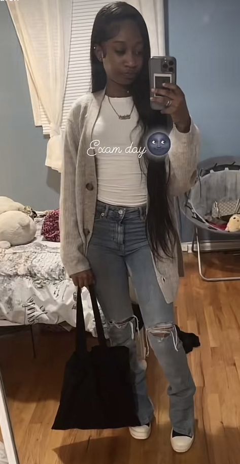 Black Nylons Outfit Winter, 70 Degree Weather Outfit Teacher, Softmore Year Outfits, Essential Leggings Outfit, Fall Outfit Inspiration 2023, Pink And Grey Outfits For Black Women, Classy Outfits Black Women Casual, Avia 5000 Outfits, Simple Outfits For School Fall