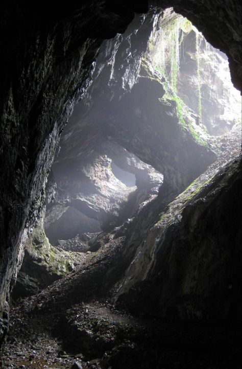 Cave Aethstetic, Underground Cave Aesthetic, Cave Exploring Aesthetic, Magical Cave, Cave Aesthetic, Mountain Cave, Cave Photography, Cave Animals, Bran Stark