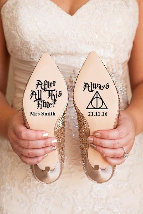 Disney Wedding Shoes, Stickers Harry Potter, Harry Potter Shoes, Citate Harry Potter, Stile Harry Potter, Harry Potter Wedding Theme, Tapeta Harry Potter, Modele Fitness, Harry Potter Disney