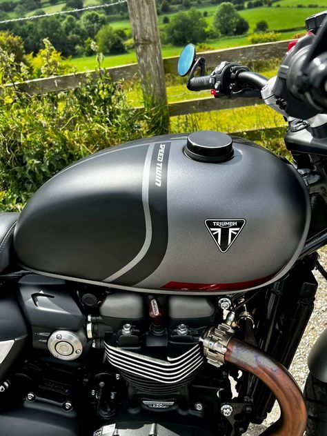 Triumph Scrambler Custom, Bonneville Speedmaster, Cafe Racer Tank, Street Custom, Adventure Bike Motorcycles, Bike Tank, Custom Paint Motorcycle, Triumph Bikes, Scrambler Custom