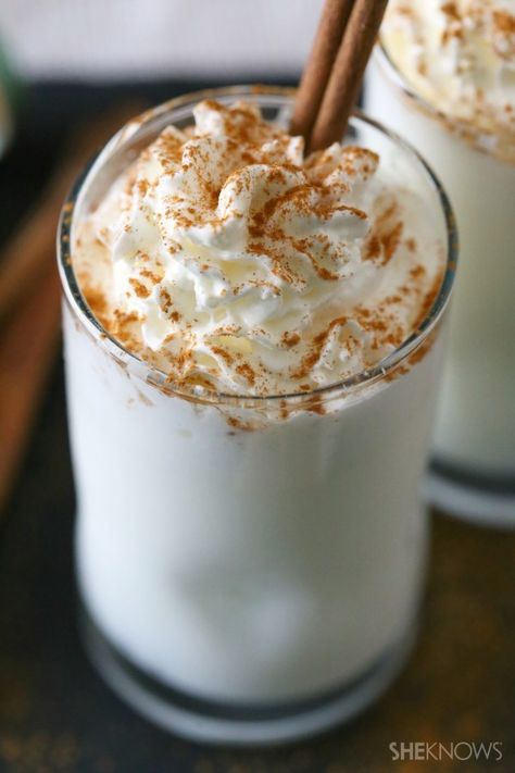 Homemade horchata smoothie: You’ll never drink it straight again – SheKnows Horchata Smoothie, Homemade Horchata, Horchata Recipe, Smoothie Recipes With Yogurt, Homemade Liquor, Food Eating, Latin Food, Smoothie Shakes, Smoothie Drinks