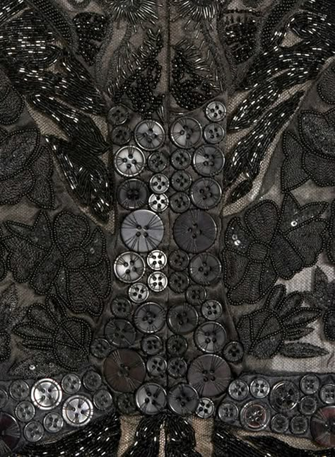 Haute Couture Details, Embellishment Details, Couture Embroidery, Textile Texture, Couture Details, Button Art, Button Crafts, Embroidery Inspiration, Embroidery Details