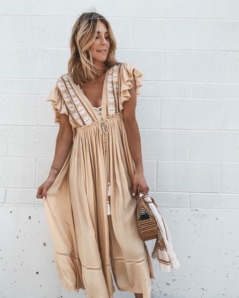 Look Boho Chic, Casual Work Dresses, Causal Dresses, Calf Length Dress, Khaki Dress, Cute Summer Dresses, Dress Silhouette, Maxi Dresses Casual, Waist Dress