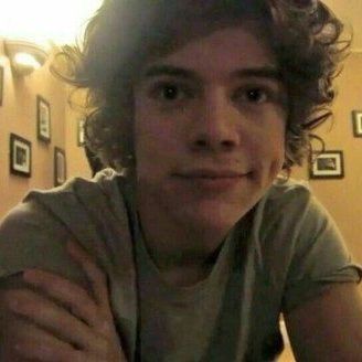 Young Harry Styles, Harry 1d, Harry Styles Cute, Louis And Harry, Harry Styles Pictures, Harry Styles Photos, Mr Style, Edward Styles, Harry Edward Styles