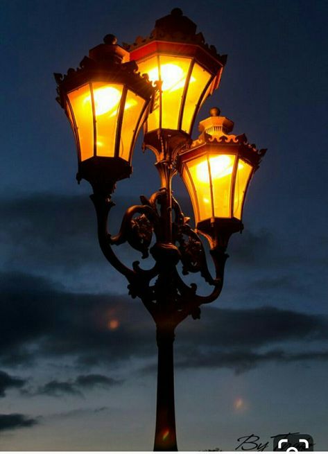 Street Lantern, Street Lighting, Night Street, Cat Air, Island Decor, Street Lights, Lantern Lamp, Beautiful Streets, Havana Cuba