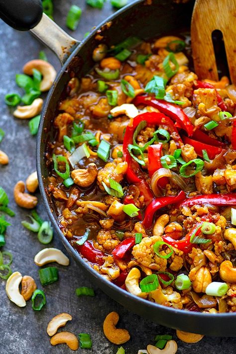 Miso Stir Fry, Cashew Cauliflower, Cashew Stir Fry, Healthy Potluck Recipes, Cauliflower Stir Fry, Asian Stir Fry, Sweet Pepper, Gluten Free Eating, Potluck Recipes