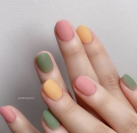 Mismatched Short Nails, Nails Three Colors, Tri Color Nails, Mismatch Nail Colors, Three Color Nails, Mismatched Nails Color Schemes, Multicolored Nails Pastel, Multi Colour Pastel Nails, Ombre Nail Art Designs