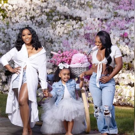 Redefine Your Look this Mother's Day with Human Hair Lace Frontals: A Hair Trend Worth Trying - WriteUpCafe.com Easter Picture Ideas Black Family, Denim Mommy And Me Photoshoot, Mother Day Pictures Ideas Photography, Easter Family Pictures, Mommy Daughter Photography, Reginae Carter, Mommy Daughter Photoshoot, Mommy Daughter Photos, National Daughters Day