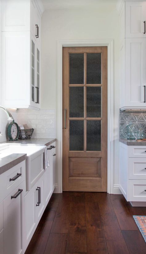 Accent Doors Interior, Modern Farmhouse Pantry, Pantry Door Ideas, Kitchen Pantry Doors, Farmhouse Pantry, Baths Interior, Pantry Remodel, Kitchen Transformation, Kitchen Pantry Design