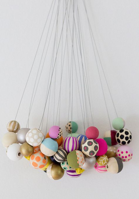 JEN LOVES KEV Painted Beads, Hand Painted Beads, Diy Collier, Wooden Bead Necklaces, Diy Projects To Try, Diy Inspiration, Wooden Beads, Wood Beads, Jewelry Inspiration