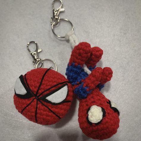 Crochet Keychain For Men, Spider Man Keychain, Spiderman Ring, Spider Man Crochet, Quirky Crochet, Batman Keychain, Crochet Bag Charm, Man Keychain, Diy Pop Up Cards