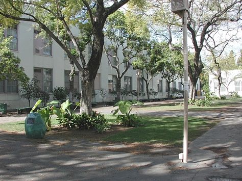 Main courtyard at Huntington Park High School Huntington Park California, Bell Gardens, Bullhead City, Huntington Park, East Los Angeles, California History, California Gold, The Guys, Tampa Florida