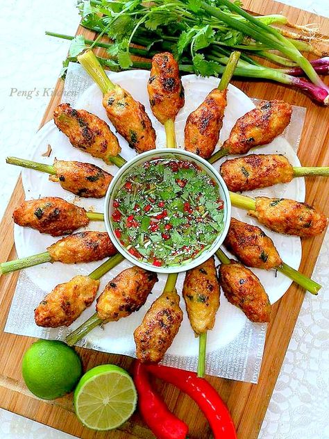 Peng's Kitchen: Lemongrass Meat Skewers Lemongrass Recipes, Meat Skewers, Herb Sauce, The Invitation, Asian Cooking, Rice Vinegar, Thai Recipes, Kitchen Recipes, Skewers