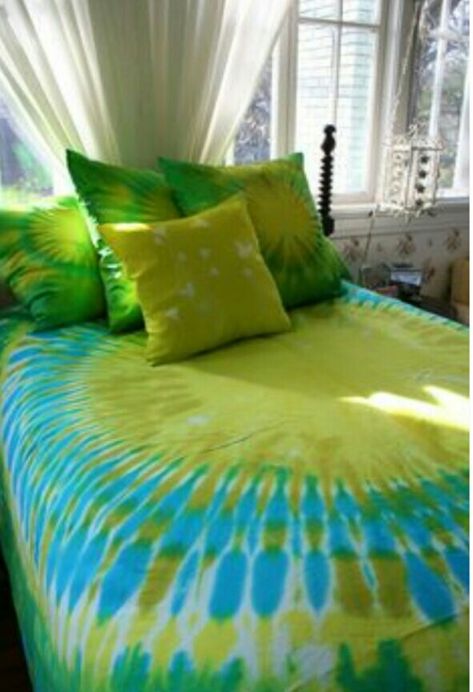 Tie dye Tie Dye Duvet Cover, Tie Dye Sheets, Tie Dye Bedding, Tie Dye Crafts, Tie Dye Techniques, Tie Dye Diy, Tie Dye Shirts, Tie Dye Designs, Queen Duvet Covers