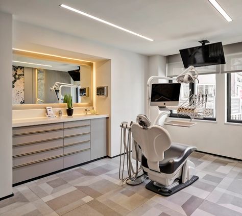 Ferdi Allaf Dentist Clinic - Healthcare Snapshots Modern Dentist Office, Dental Clinic Interior Waiting Area, Dentist Clinic Interior Design, Clinic Design Interior, Dentist Room, Dental Room, Healthcare Snapshots, Dental Design Interior, Hospital Design Architecture