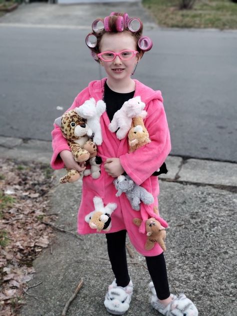 Diy 100th Day Of School Costume, Kids 100 Day Of School Costume, Crazy Outfit Day For Kids, 100 Days Of School Dress Up Teachers, Crazy Clothes Day At School, 100 Days Of School Dress Up, Kids Old Lady Costume, 100 Days Of School Costume, Wacky Tacky Day