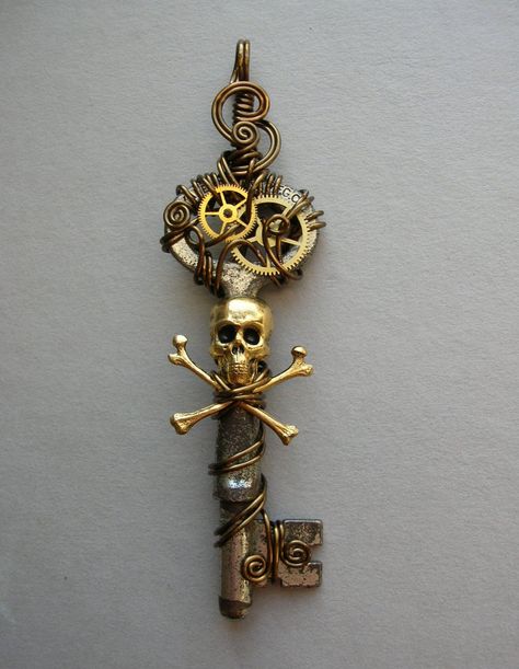 Pirate Key Skulls Pictures, Keys To My Heart, Tattoo Skulls, Steampunk Pirate, Under Lock And Key, Old Keys, Pirate Treasure, Silver Owl, Pirate Life