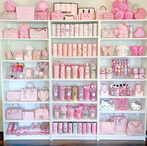 Colorful House Decor, Pink Gift Basket, Ruangan Studio, Castle House Design, Bedroom Ideas For Small Rooms Cozy, Room Products, Studio Live, Girly Room Decor, Pink Stuff