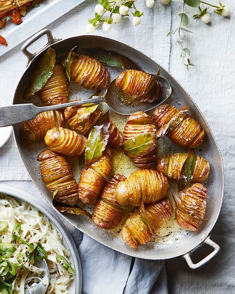 Brandy Butter, Lemon Roasted Potatoes, Roasted Potato Recipes, Hasselback Potatoes, Tray Bake Recipes, Potato Recipes Side Dishes, Roast Dinner, Healthy Family Meals, Seasoning Recipes