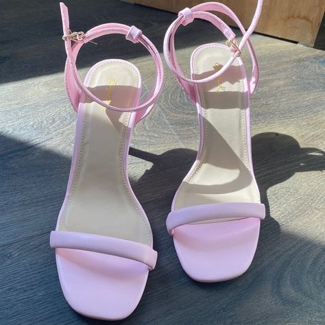 Beautiful light pink pumps Light Pink Shoes Heels, Light Pink Heels Prom, Heels For Pink Dress, Pink Prom Heels, Prom Shoes Pink, Pink Heels Wedding, Pastel Pink Heels, Pink Prom Shoes, Cute Dance Dresses