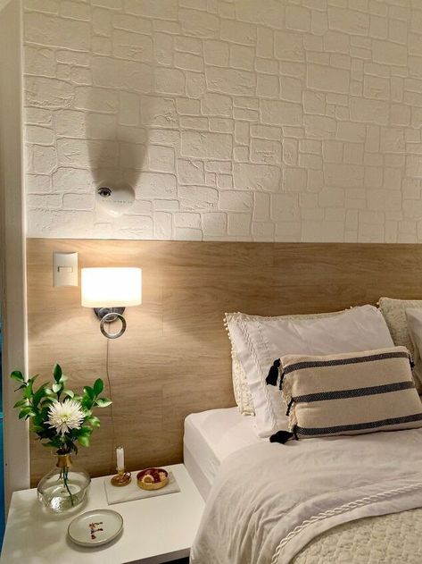 Ceramic Tiles For Bedroom Wall, White Brick Accent Wall Bedroom, White Brick Wall Bedroom, Modern Wallpaper Bedroom, Brick Wallpaper Bedroom, Bedroom Wallpaper Accent Wall, White Brick Wallpaper, Wallpaper Design For Bedroom, Wallpaper Walls Bedroom