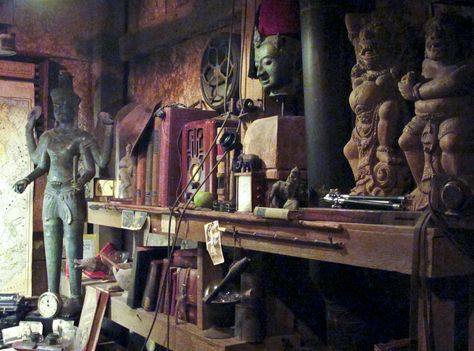 Indiana Jones Office, Indiana Jones Room, Jungle Cruise Disneyland, Adventure Bedroom, Adventure Core, Adventure Room, Vintage Safari, Trophy Rooms, Adventure Lifestyle