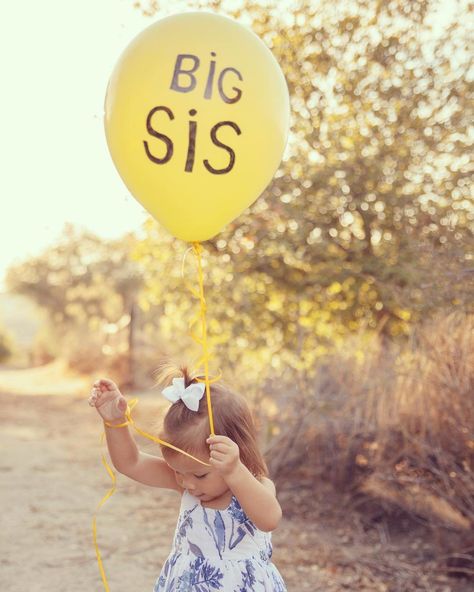 Balloon Pregnancy Announcement, Big Sister Balloon, Sibling Baby Announcements, Baby 2 Announcement, Second Baby Announcements, Pregnancy Announcement Big Sister, Sibling Announcement, Pregnancy Announcement Sibling, Big Sister Announcement