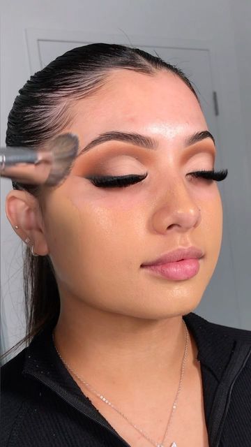 Brown Cut Crease Makeup Looks, Nude Cut Crease Makeup, Brown Cut Crease Eyeshadow, Work Makeup Looks, Soft Cut Crease, Prom 2k24, Fast Makeup, Sultry Makeup, Cut Crease Eyeshadow