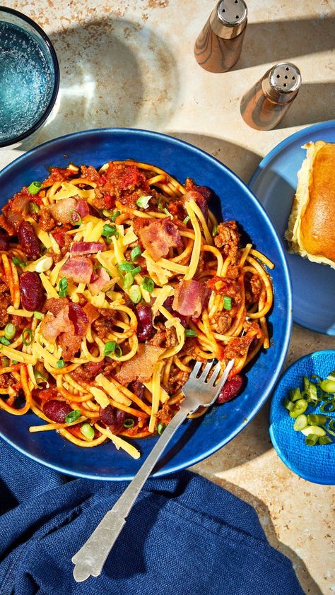 It's Time To Give Cowboy Spaghetti A Twirl Texas Spaghetti, Cowboy Spaghetti, Cowboy Recipes, Dinner Spaghetti, Delicious Meatloaf, Simple Family Meals, Pasta Noodle Recipe, Hearty Dinner Recipes, Skillet Dishes