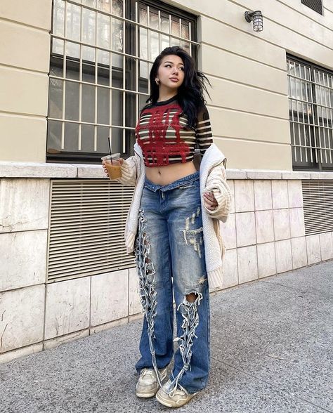 Mai Phammy, Mai Pham, Fashion Collage, Style Change, Ripped Jean, Favorite Celebrities, Mom Jeans, Cool Outfits, Fashion Inspo