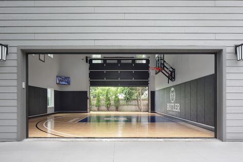 Barndominium With Basketball Court, Home Basketball Court Indoor, Indoor Basketball Court In House, Garage Basketball Court, Basketball Garage, Bball Court, Barn Pool House, Barn Pool, Backyard Court