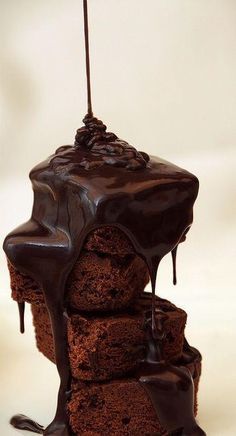 Aww.... This looks like the perfect tower...              ~littleawesomeness~ Brownies Decorados, Chocolate Waffles, Chocolate Dreams, Chocolate Heaven, Chocolate Delight, I Love Chocolate, Gourmet Coffee, Chocolate Treats, Gluten Free Chocolate