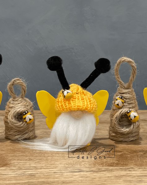 Bee Gnome Diy, No Sew Gnome, Mini Gnomes, Bee Hive Craft, Bee Hat, Crochet Easter Basket, Bee Wings, Diy Wings, Gnome Tutorial