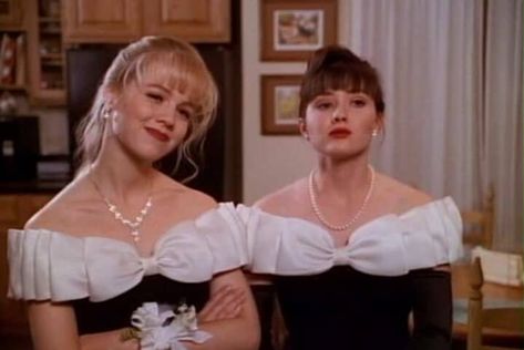 90210 Brenda, Adulting Advice, 90210 Fashion, Health Relationships, 90s Prom, Interesting Thoughts, Jennie Garth, Gown Pictures, Hip Flexor Stretch