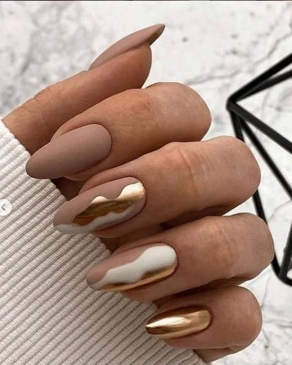 Check out our round up of the best fall & winter nails 2021. These nail trends will give you inspo for the autumn & winter season. Fall nails, fall nail colours, fall nails acrylic, nail designs 2021 trends, autumn nails, Novmeber nails, trendsy simple nails. #Novembernails November Nail Designs, Wow Nails, November Nails, Her Nails, Neutral Nails, Classy Nails, Chic Nails, Short Acrylic Nails, Nail Arts