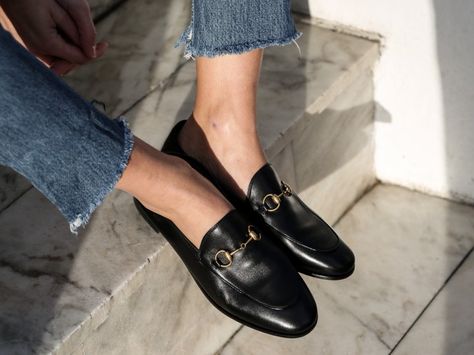 8 Perfect Shoes That Never Go Out Of Style | CAREER GIRL DAILY | Bloglovin’ Gucci Brixton, Gucci Fashion Show, Gucci Brixton Loafer, Gucci Jordaan, Fashion Me Now, Loafers Outfit, Gucci Loafers, Paris Mode, Loafers Style