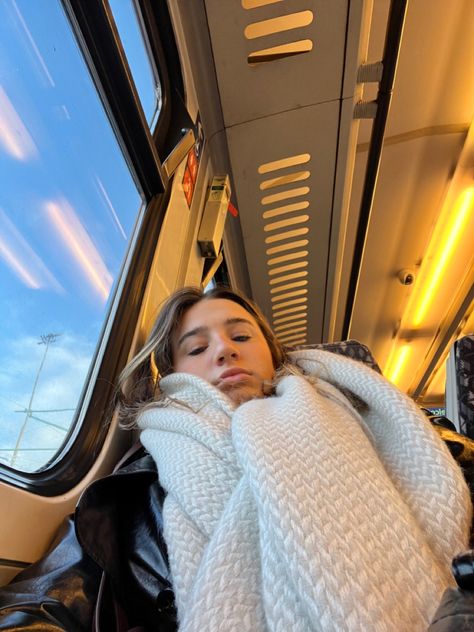 #train #uni #scarf #aesthetic Train Selfie, Scarf Aesthetic, Pretty Pins, Selfie Ideas, Selfies, Mirror Selfie, Train, Iphone, Pins