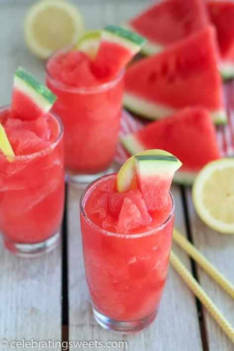 Easy Lemonade Recipe, Lemonade Slushies, Frozen Watermelon, Drink Recipes Nonalcoholic, Summertime Drinks, Frozen Lemonade, Watermelon Lemonade, Refreshing Summer Drinks, Watermelon Juice