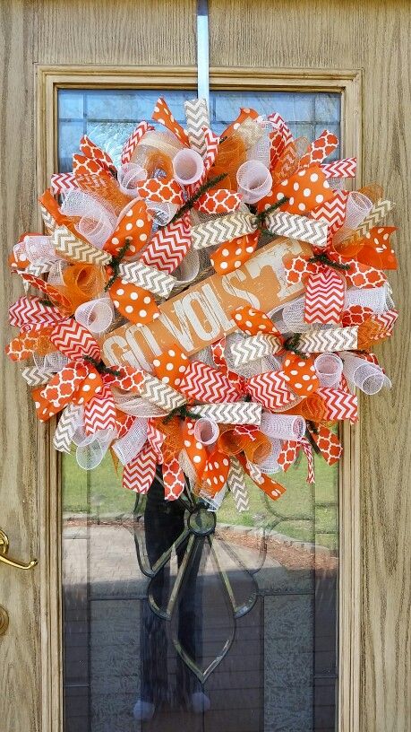 Tn Vols Ut Wreath, Football Team Wreaths, Tennessee College, Diy Wreaths Decor, Team Decor, Tn Vols, Sports Wreaths, Football Wreath, Baby Shower Crafts