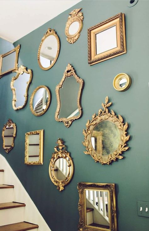 Gold Mirror Collage Wall, Gold Mirror Gallery Wall, Mirror Collage Wall, Sala Vintage, Mirror Collage, Pretty Homes, Mirror Gallery, Mirror Gallery Wall, Vintage Picture Frame