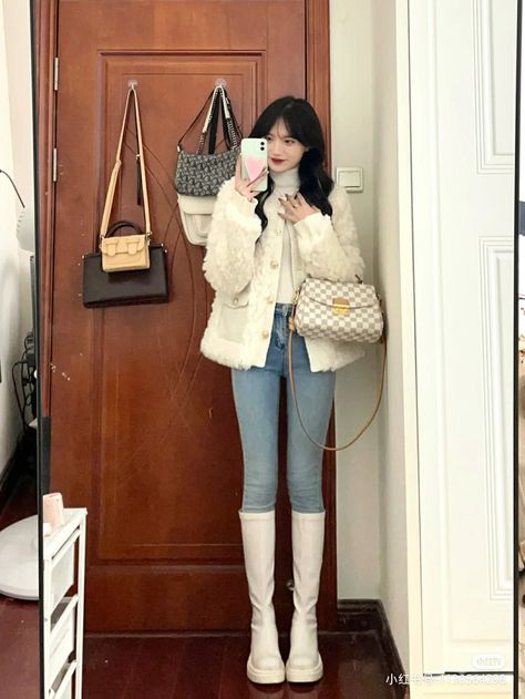 Korea Outfit Autumn, Winter Outfits Heels, Korean Boots Outfit, Korean Winter Dress, Winter Ootd Korean, Winter Fashion Japan, Korea Winter Outfit, Korea Winter Fashion, Japan Outfit Winter