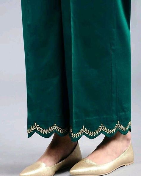 Capri pants ideas Trouser Pants Pattern, Women Trousers Design, Salwar Pants, Womens Pants Design, Salwar Designs, Kurta Neck Design, Kurti Designs Party Wear, Kurta Designs Women, Pants Women Fashion