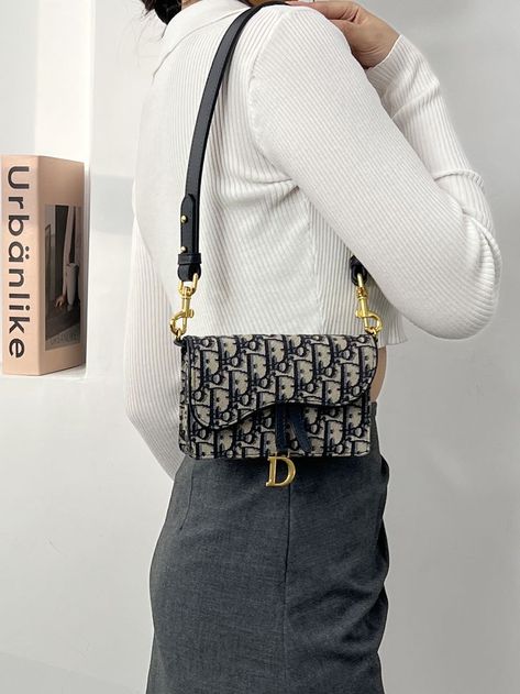 Small Designer Handbags, Dior Wallet On Chain Outfit, Dior Small Bag, Women Transformation, Dior Wallet On Chain, Chain With Diamonds, Aesthetic Wallet, Club Baddie, Bag Christian Dior