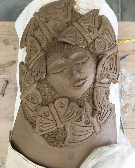 Jena Bedson on Instagram: "Yep!! I've still got that "Moth" thing going on. Following on from my illustrations I'm creating this large garden sculpture. You can see the top half but the rest is in plastic....It's really hot here at the moment & the work is drying quickly. #gardenart #sculpture #pottery #instapottery #moths #australianceramics #ceramics #visualart #clay #handmade #handbuilding #decorative #designideas #summer #warburton #a_way_with_clay #jenabedson" Jena Bedson Ceramics, Large Garden Sculpture, Sculptural Pottery, Jena Bedson, Pottery Functional, Ceramic People, Organic Pottery, Clay Portrait, Ceramic Masks