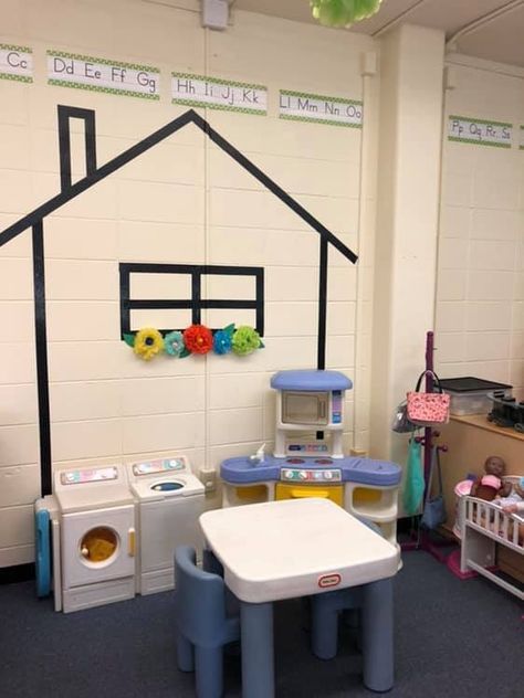 Home Living Area Preschool, Learning Centers Preschool Setup, Three Year Old Classroom Themes, Prek Themes Classroom, Infant Dramatic Play, Prek Room Set Up Ideas, Toddlers Classroom Ideas, 3k Classroom Setup, Twos Classroom Setup