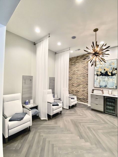 Esthetics Clinic Design, Medical Spa Office Design, Office Medical Decor, Iv Drip Aesthetic Room, Botox Salon Interior, Modern Spa Decor Ideas, Small Medspa Room, Laser Room Clinic, Med Spa Furniture