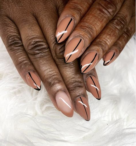 35 Thanksgiving Nail Art Ideas to Be Thankful for This Fall — See Photos | Allure Thanksgiving Manicures, Thanksgiving Nail Ideas, Thanksgiving Nails Color, Subtle Nail Art, Western Nails, Matte Nail Art, Warm Browns, Minimalist Shapes, Thanksgiving Nail Art