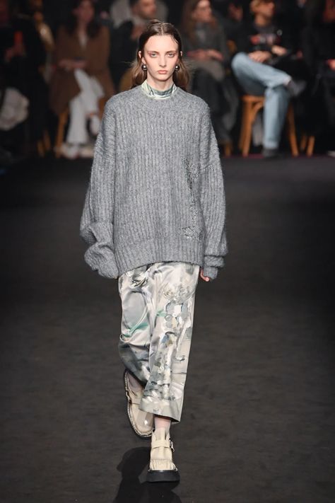 MSGM Fall 2024 Ready-to-Wear Runway, Fashion Show & Collection Review [PHOTOS] Fall 2024 Runway, Knit Fashion Runway, Fw 2024, Stylish Fall Outfits, Show Collection, Fall Wear, Fall Winter 2024, Runway Trends, Fashion Victim