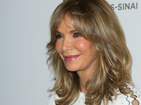 Jaclyn Smith Hairstyles, Over 50 Short Hair, Jacqueline Smith, Jacklyn Smith, Beard Colour, Christie Brinkley, Jaclyn Smith, Long Hair With Bangs, Ageless Beauty